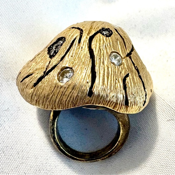 Vintage Mushroom Dome Ring Gold Tone 1960s - 70s Brutalist Era Style size 4.5-5 - Picture 4 of 9